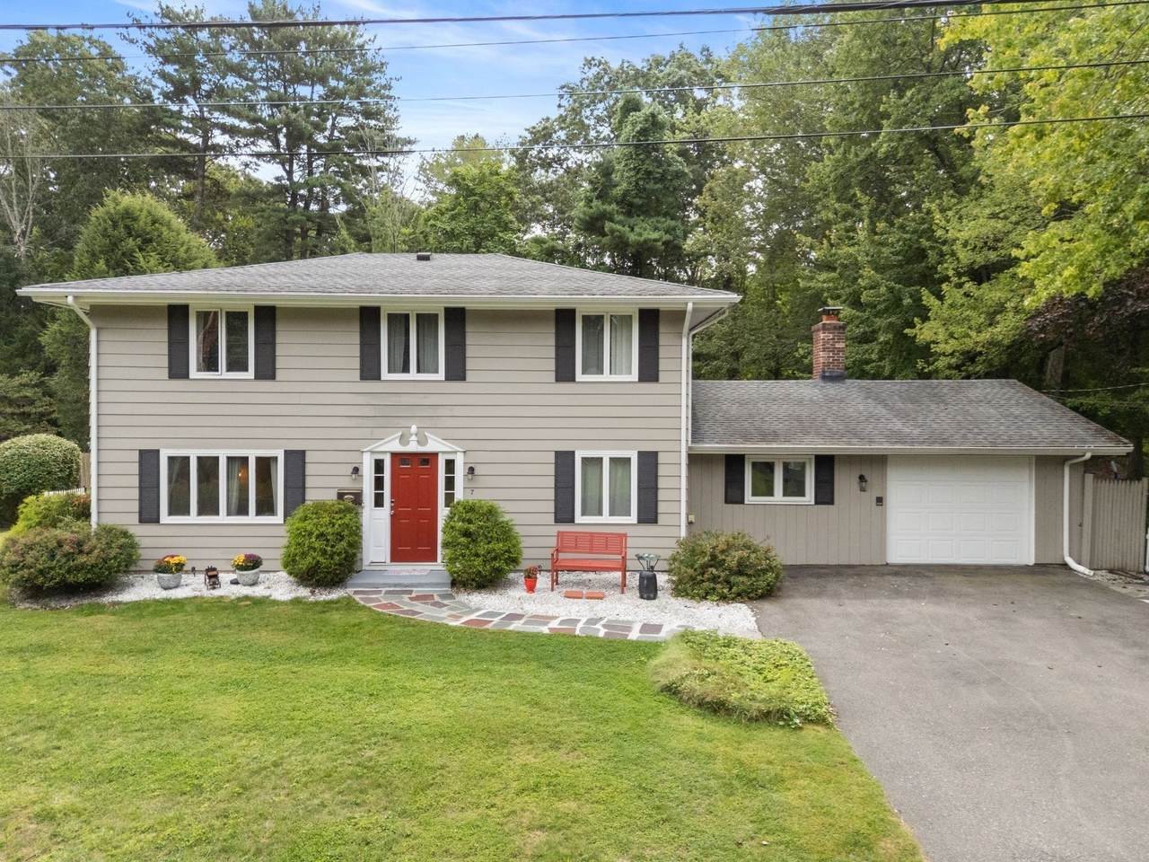 7 Lamphere Cir - Photo 1