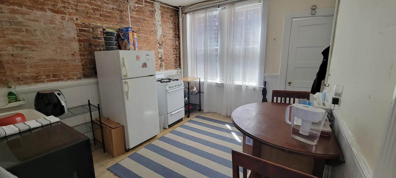 76 Myrtle St - Photo 1