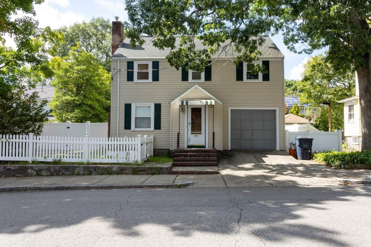 19 Eastland Rd - Photo 1