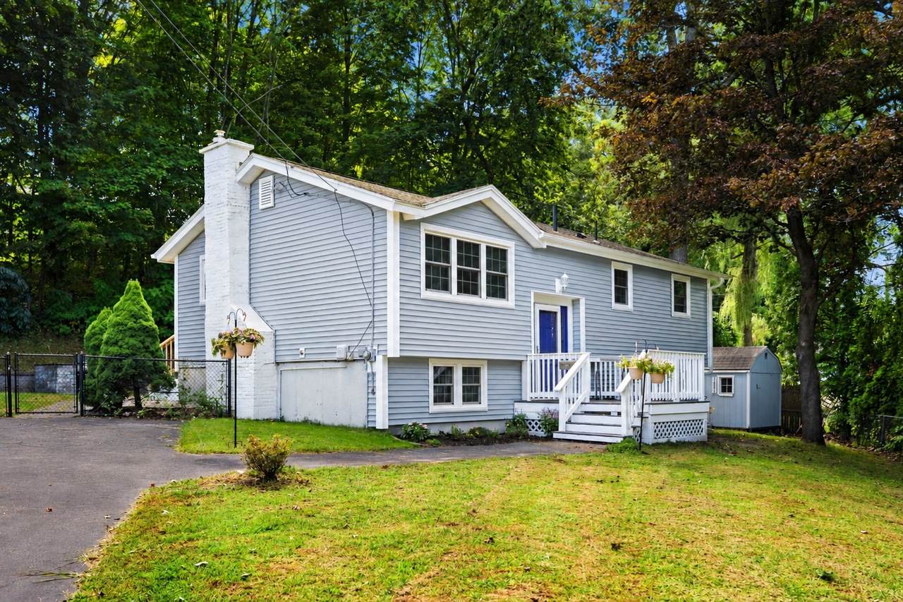 15 Sharyn Circle - Photo 1