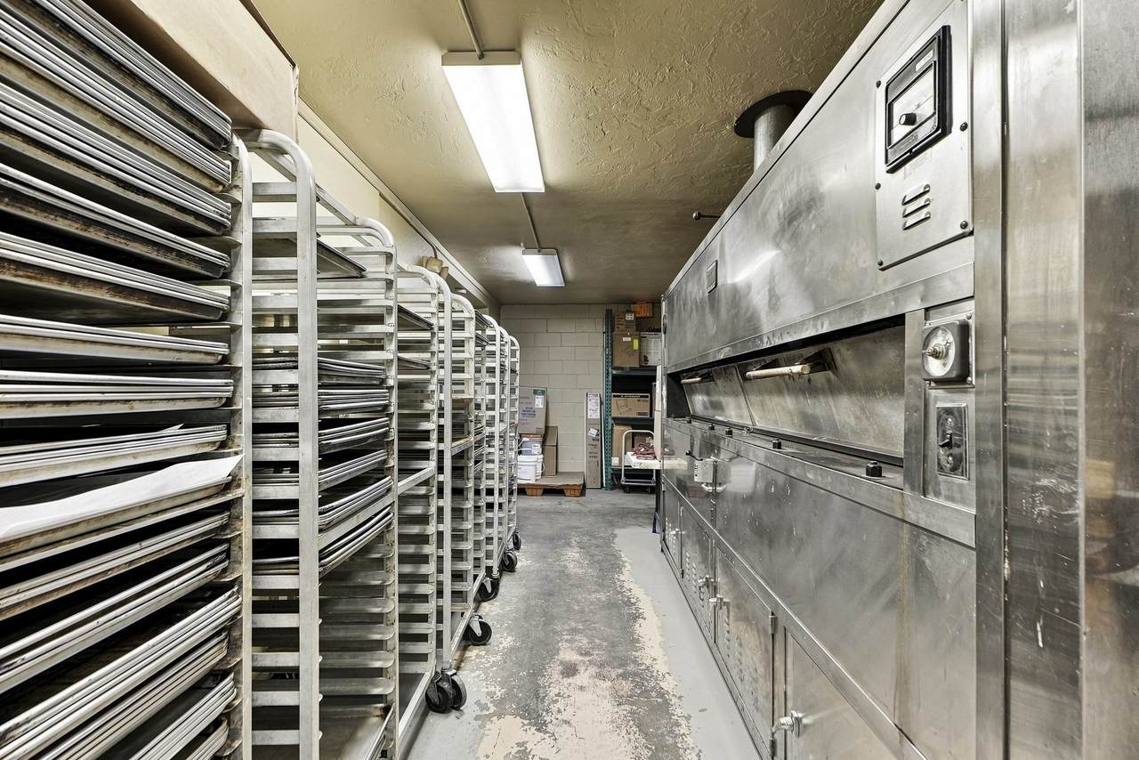 580 Joyce's Pies & Bakery - Photo 1