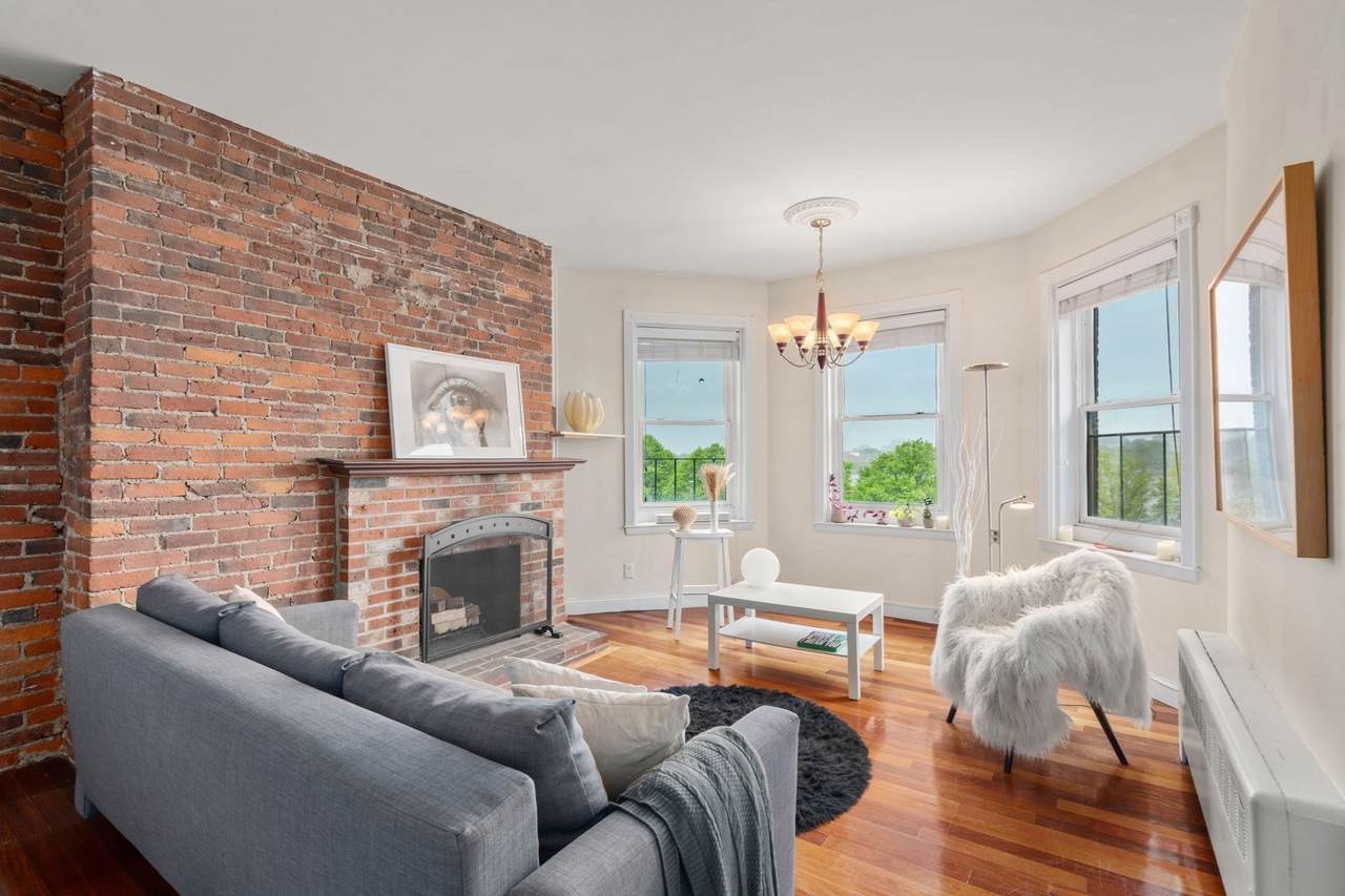 482 Beacon Street - Photo 1