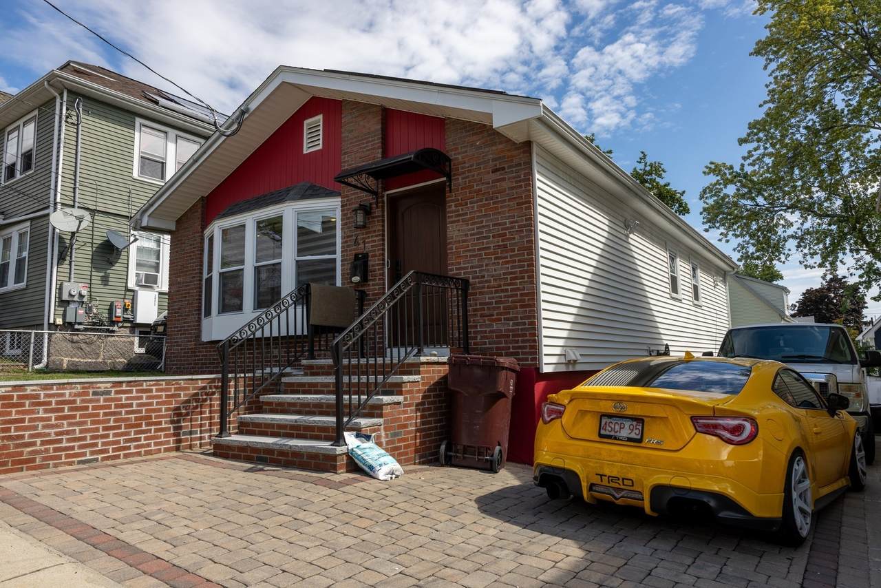 41 Dedham St - Photo 1
