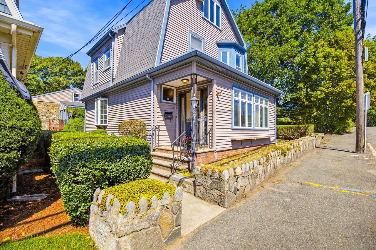 262 Essex St - Photo 1