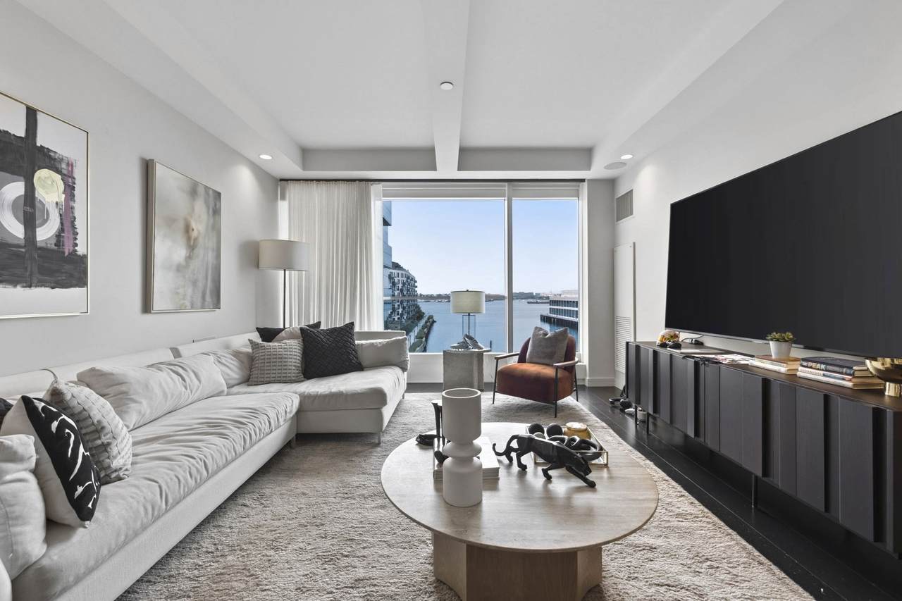 150 Seaport Blvd - Photo 1