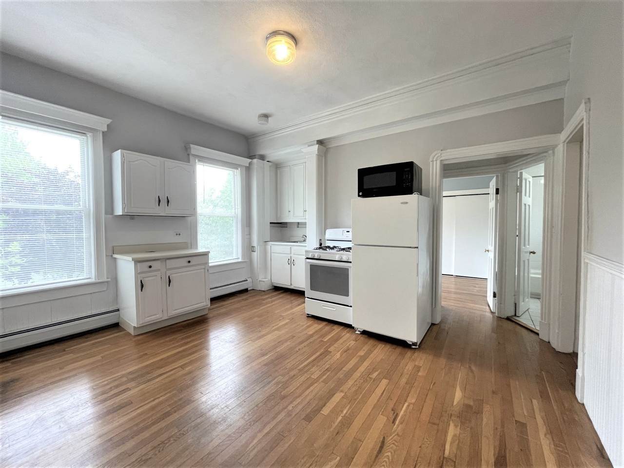 1 Cedar Sq - Photo 1