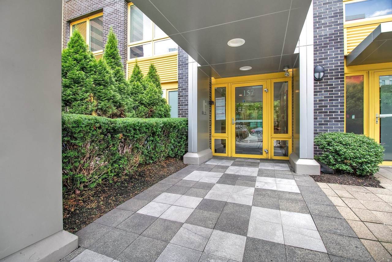 https://bt-photos.global.ssl.fastly.net/mlspin/1280_boomver_1_73577022_2.jpg
