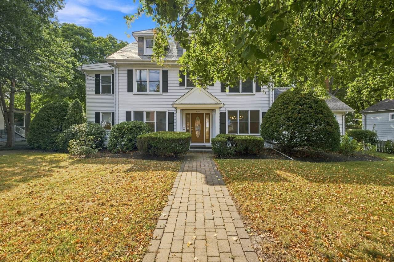 829 Chestnut - Photo 1