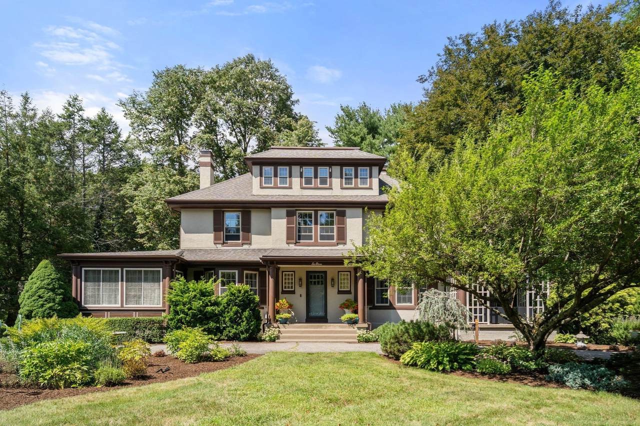 611 East Street - Photo 1