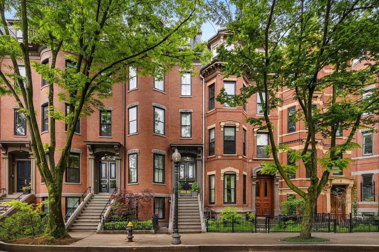 68 W Rutland Sq. - Photo 1