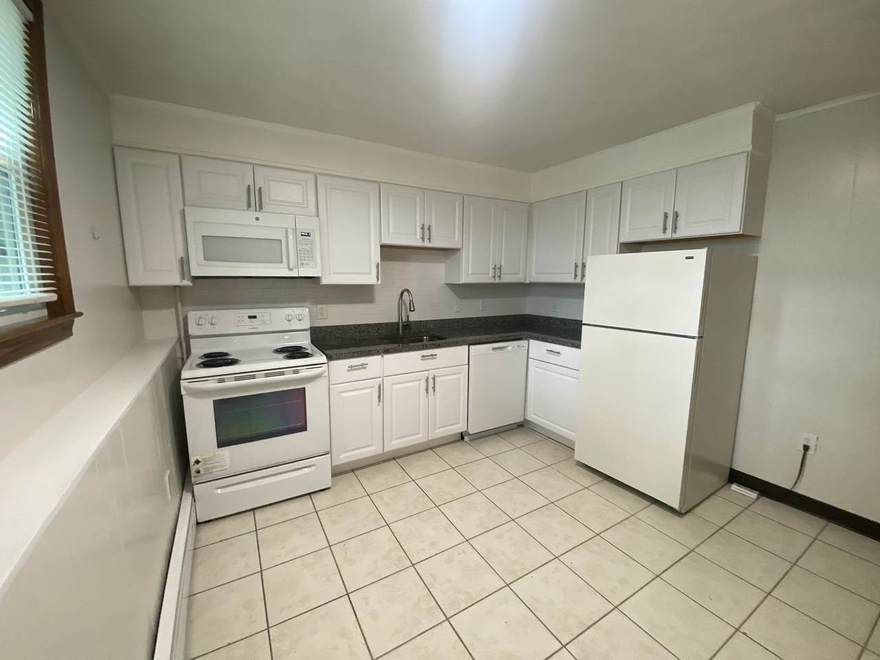 900 Lexington Street - Photo 1