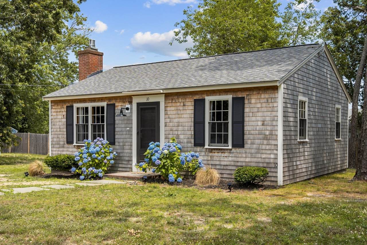 10 Manning Rd - Photo 1