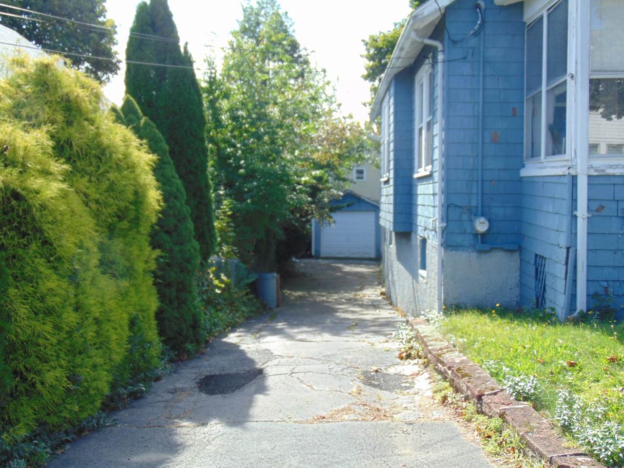 https://bt-photos.global.ssl.fastly.net/mlspin/1280_boomver_1_73577995_2.jpg