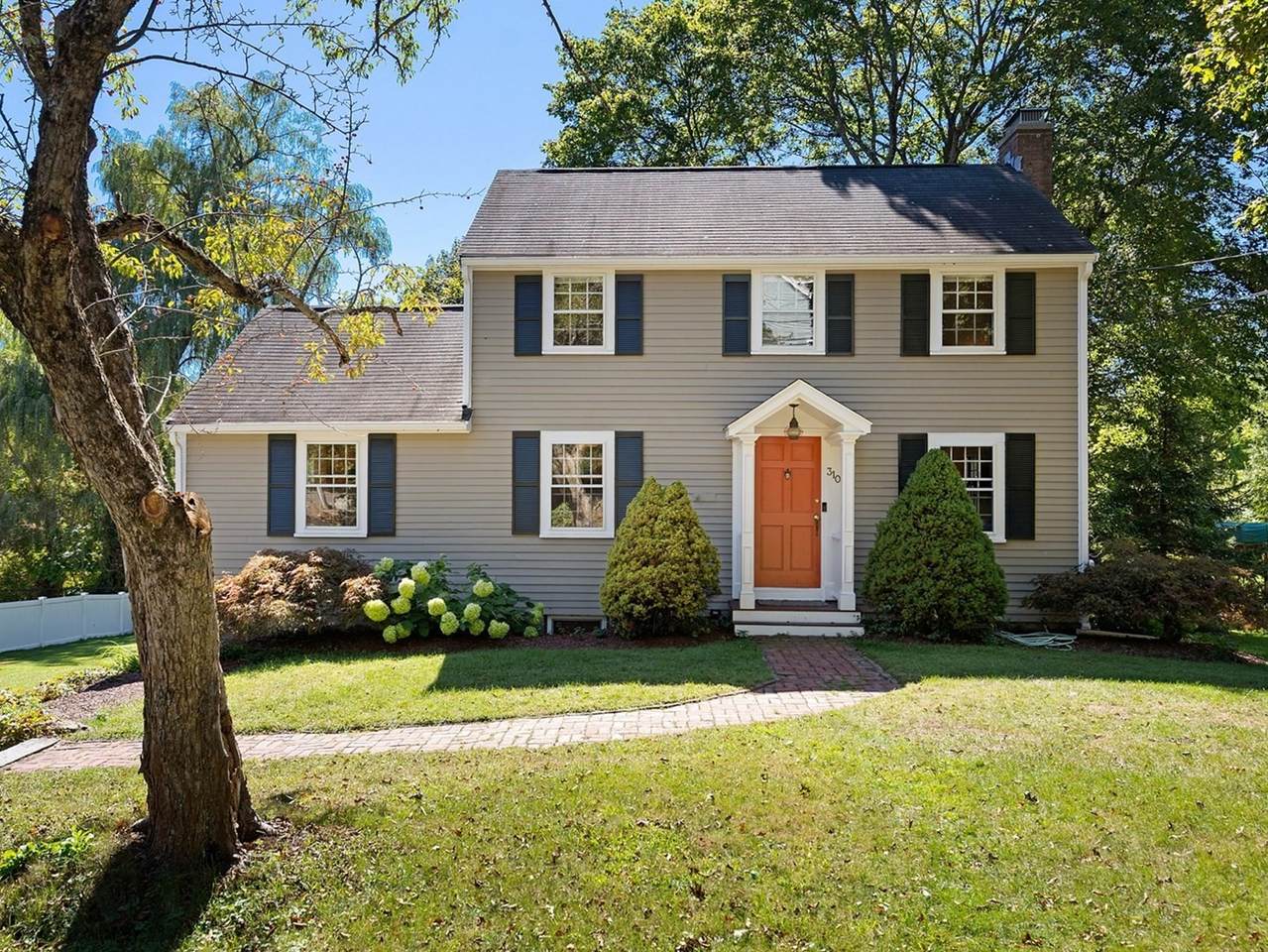 310 Concord Ave - Photo 1