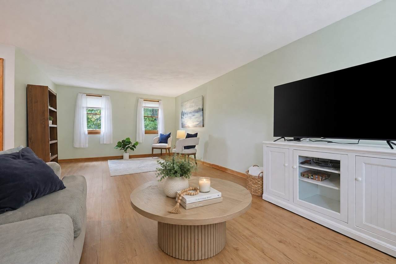 320 North St - Photo 1
