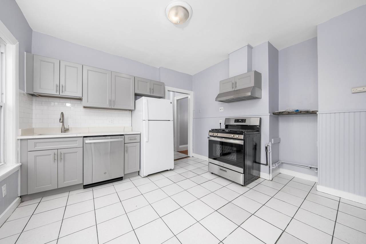 18 Edith Ave - Photo 1