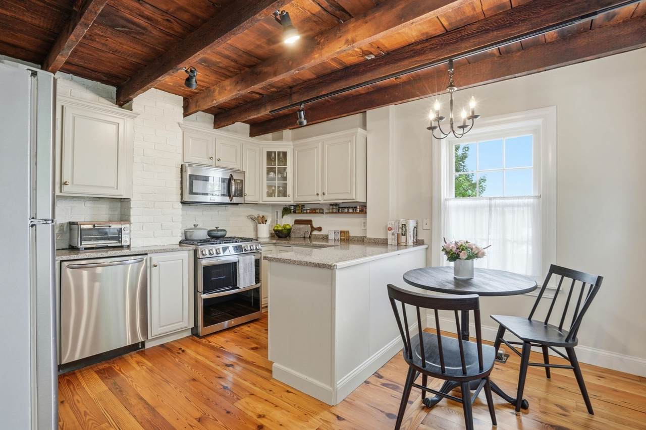 4 Short Street Place - Photo 1