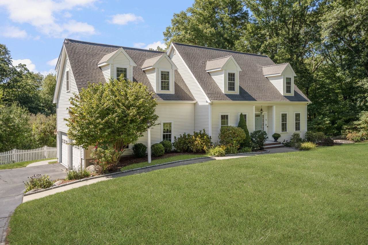 62 Pinsonnault Lane - Photo 1