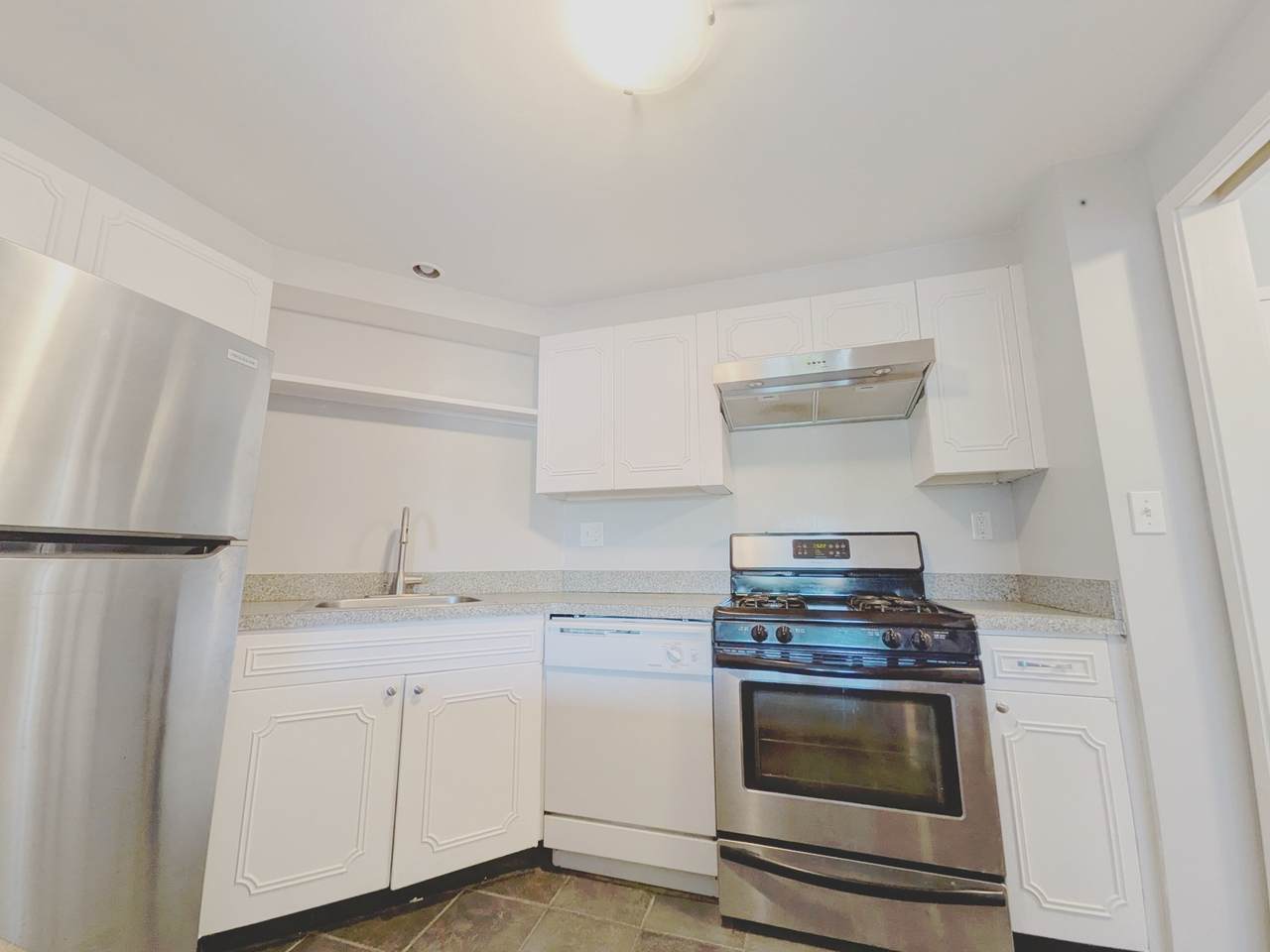 https://bt-photos.global.ssl.fastly.net/mlspin/1280_boomver_1_73579920_2.jpg