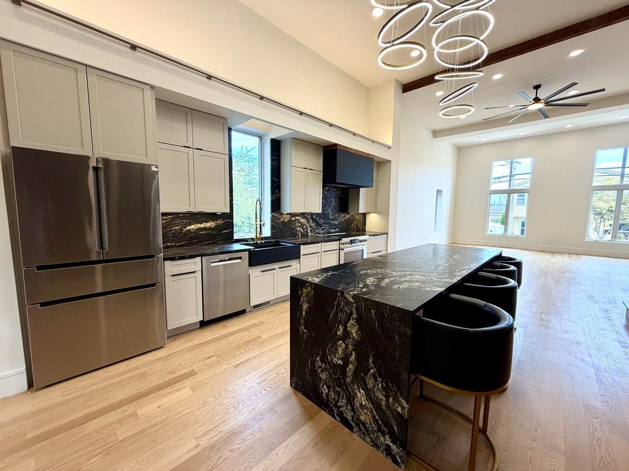 1001 Shirley St - Photo 1