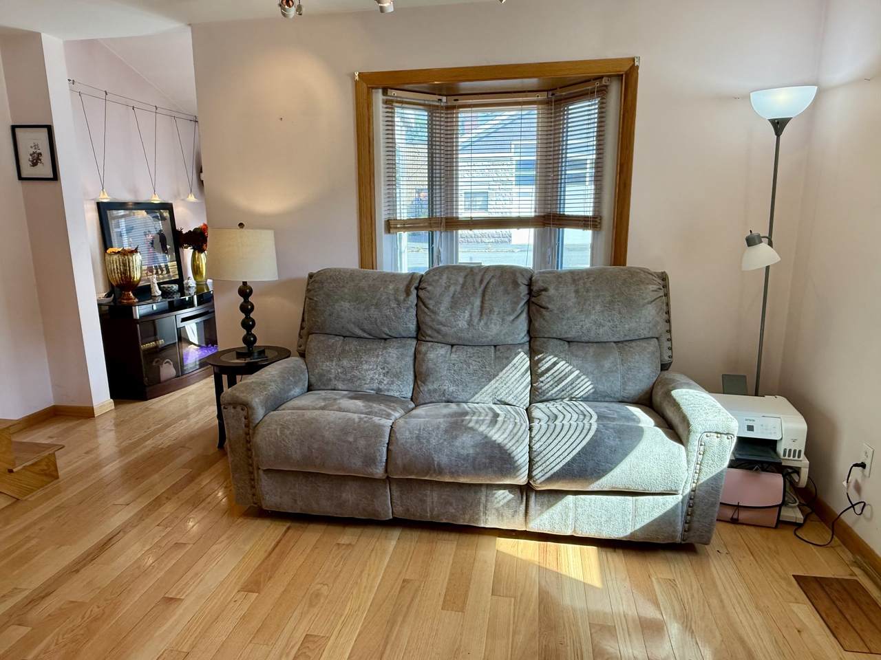 https://bt-photos.global.ssl.fastly.net/mlspin/1280_boomver_1_73580512_2.jpg