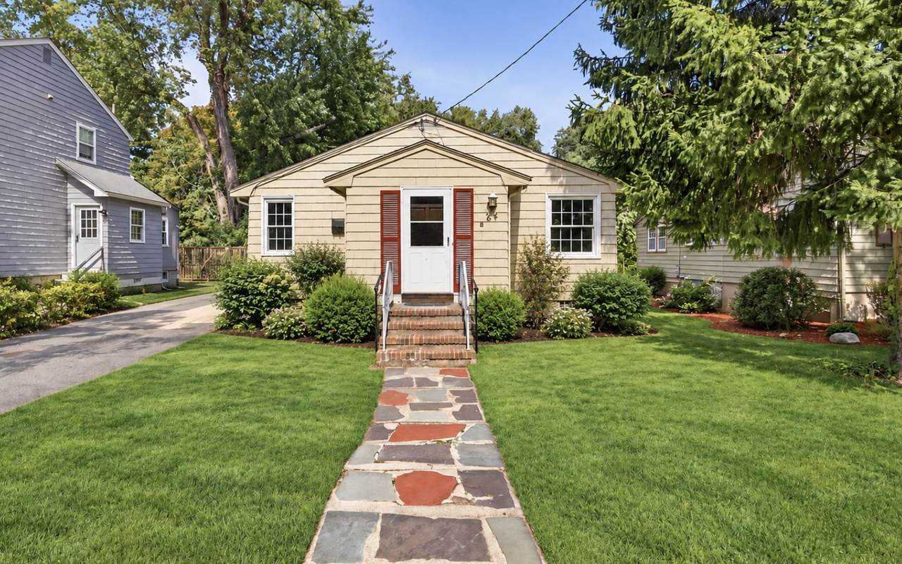 24 Grapevine Ave - Photo 1