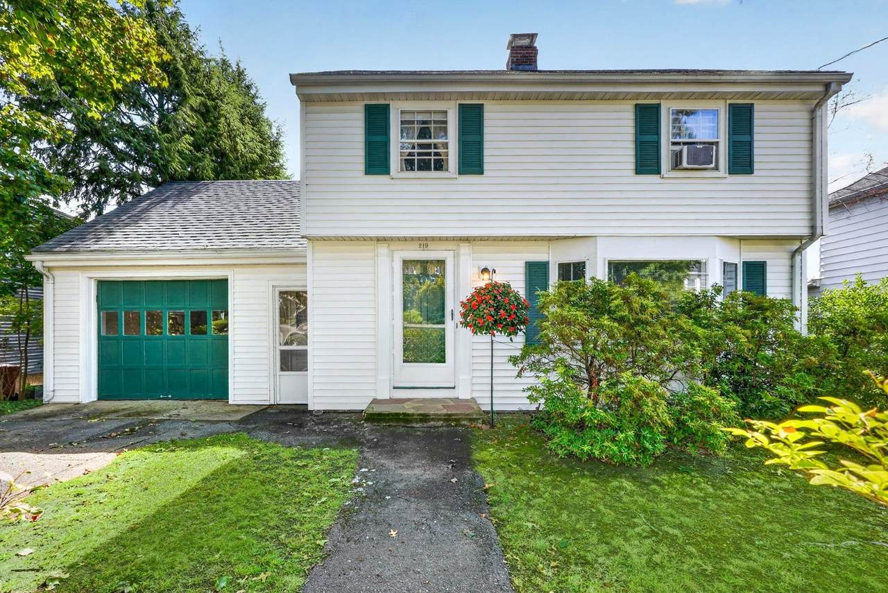 219 Laurel Street - Photo 1