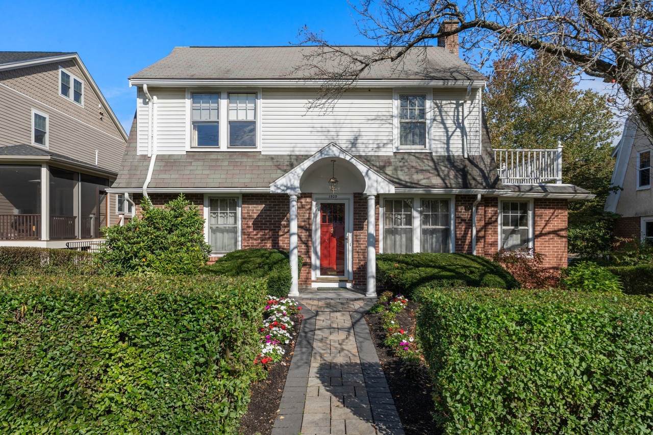 1929 Commonwealth Ave - Photo 1
