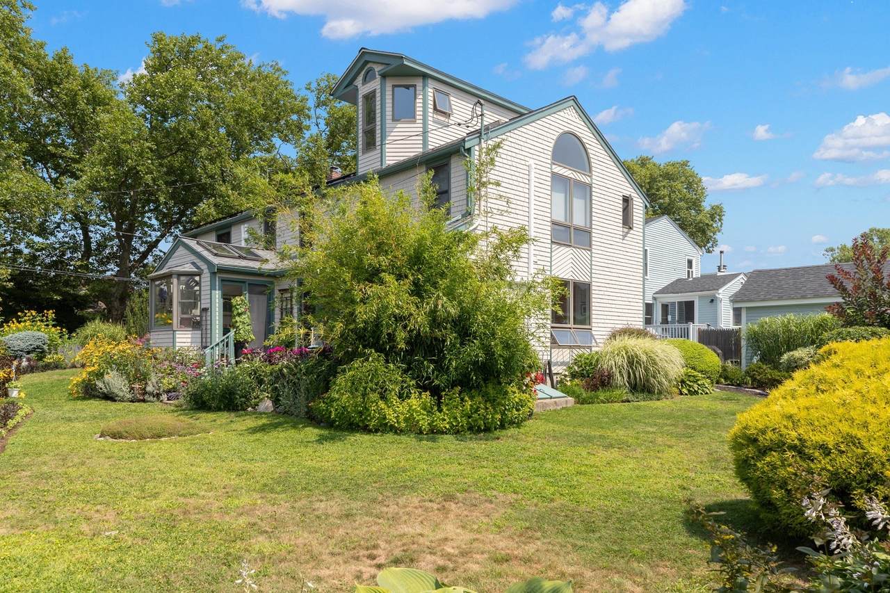 17 Sutton Ave - Photo 1