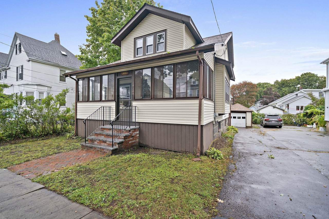 209 Highland Ave - Photo 1