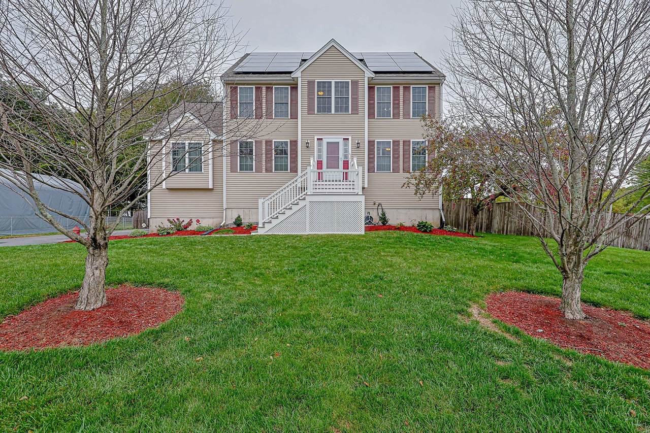 91 Edgewood Ave - Photo 1