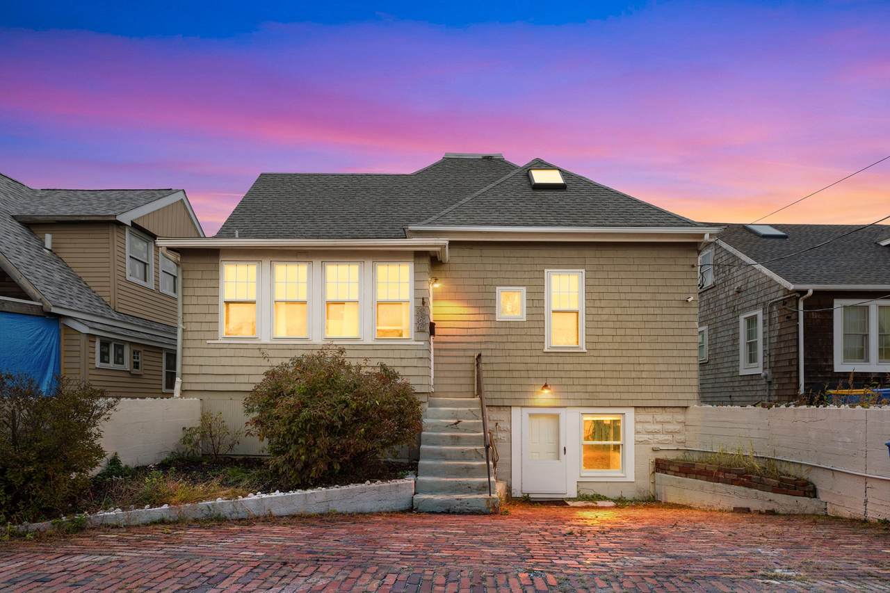 129 Strandway - Photo 1