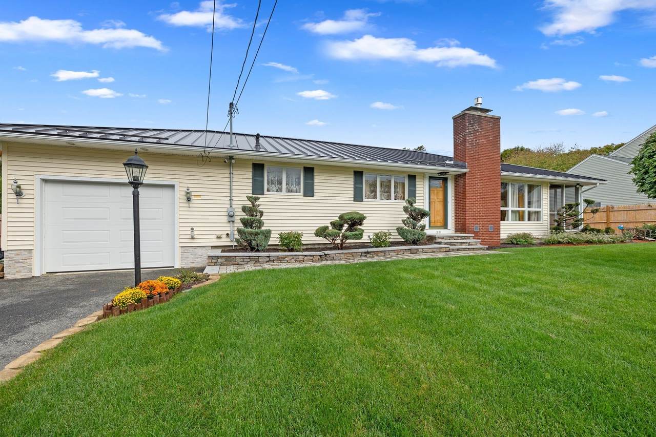 39 Adams Ave - Photo 1