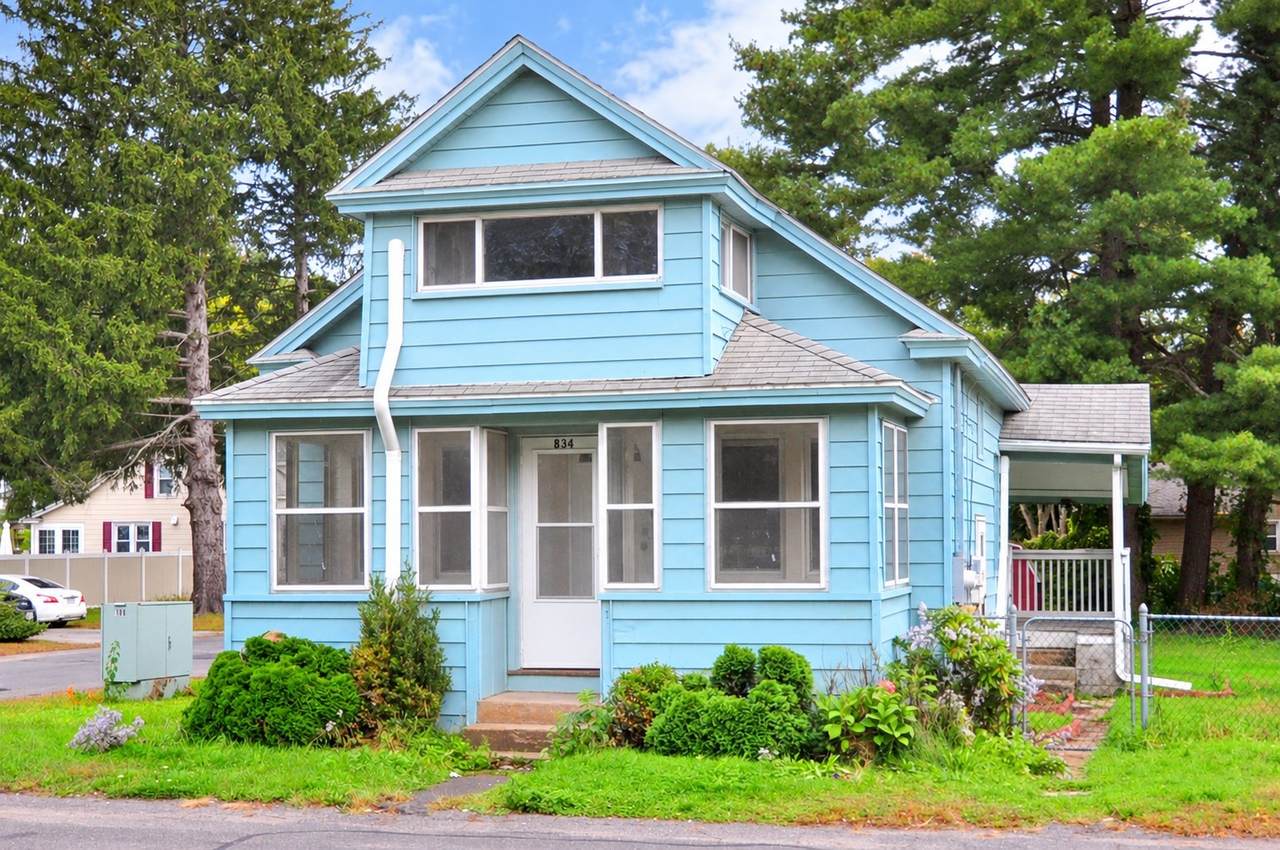 834 East St - Photo 1