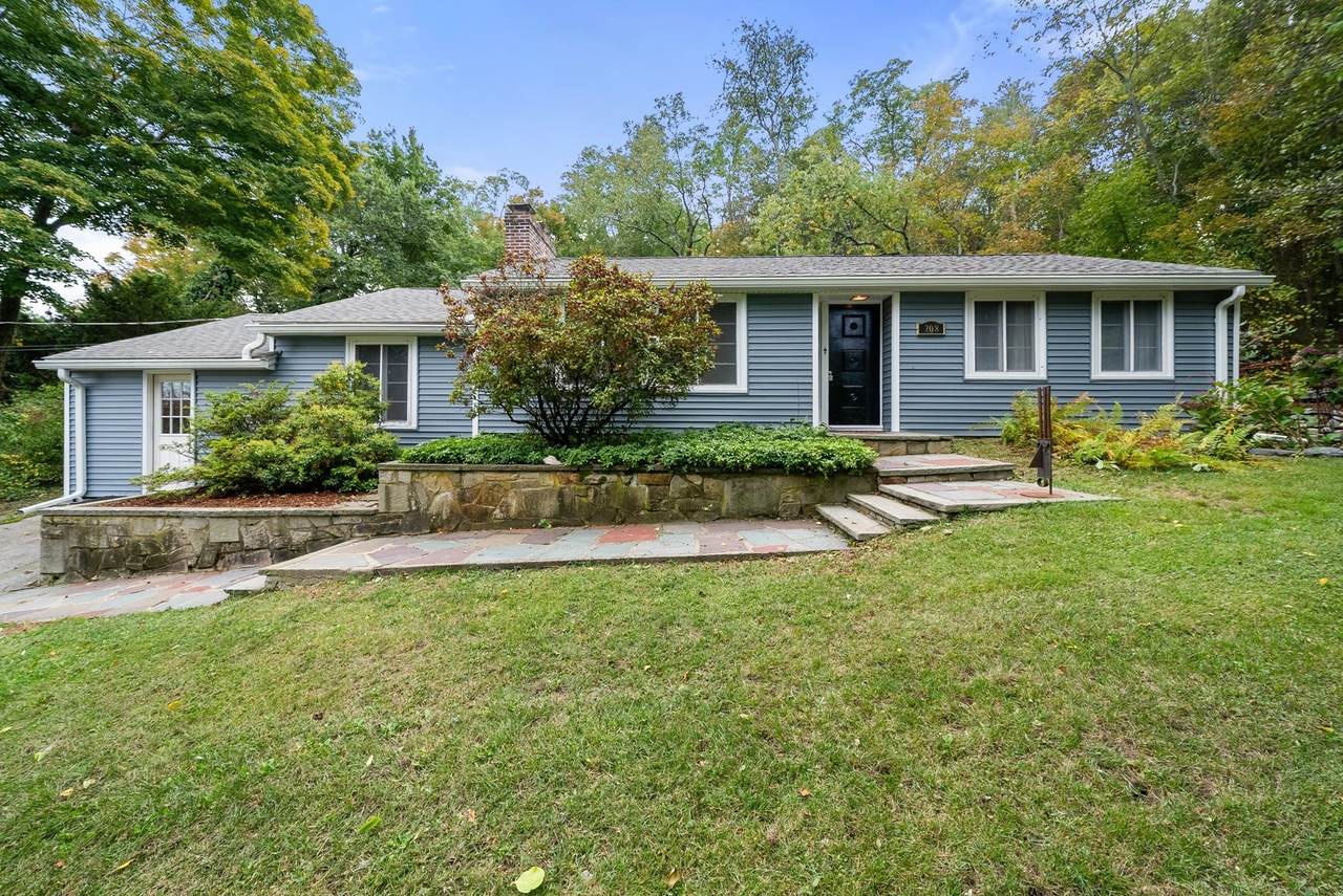 208 Mount Vernon Rd E - Photo 1