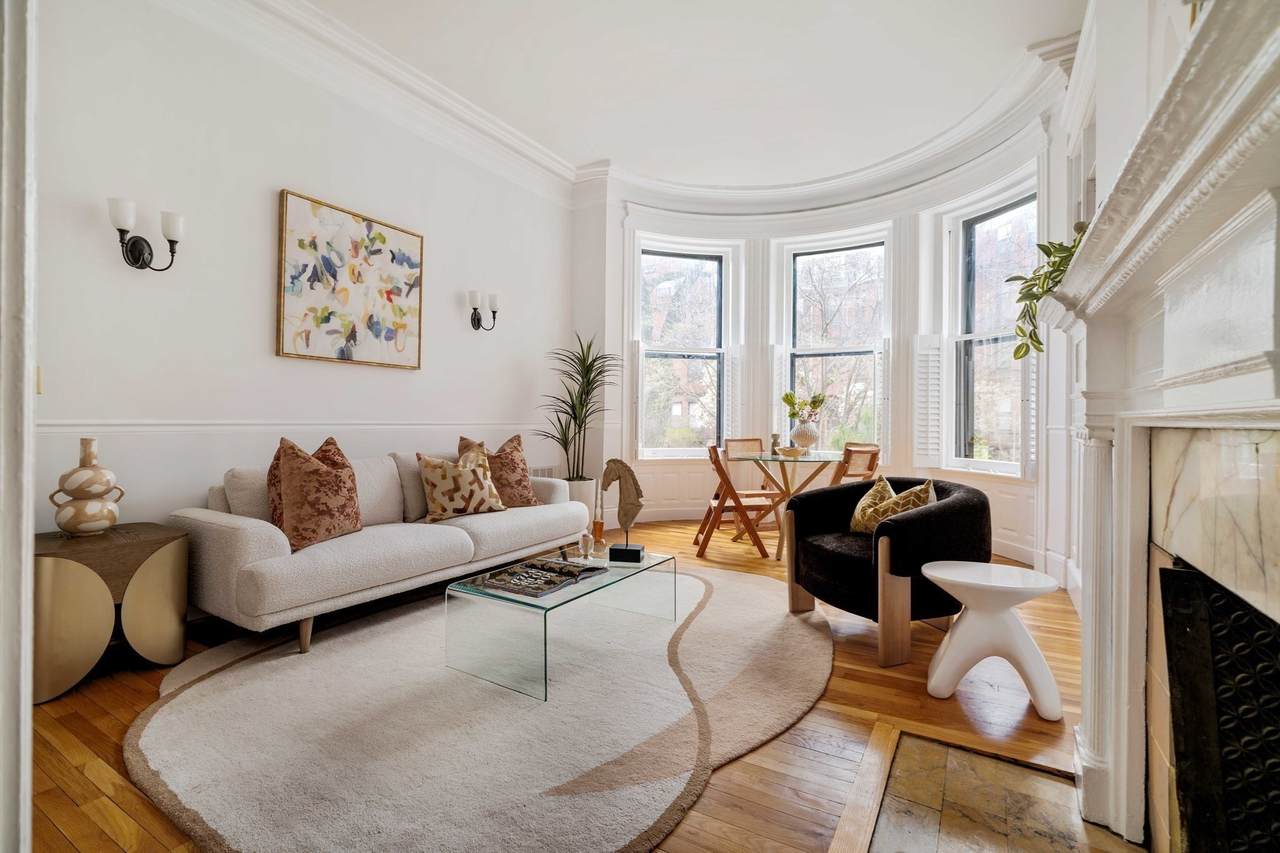 486 Beacon St - Photo 1