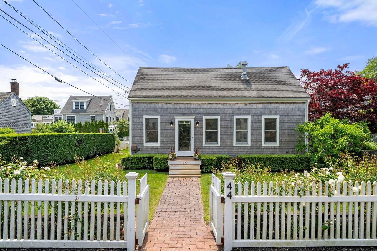 44 Pleasant Street - Photo 1