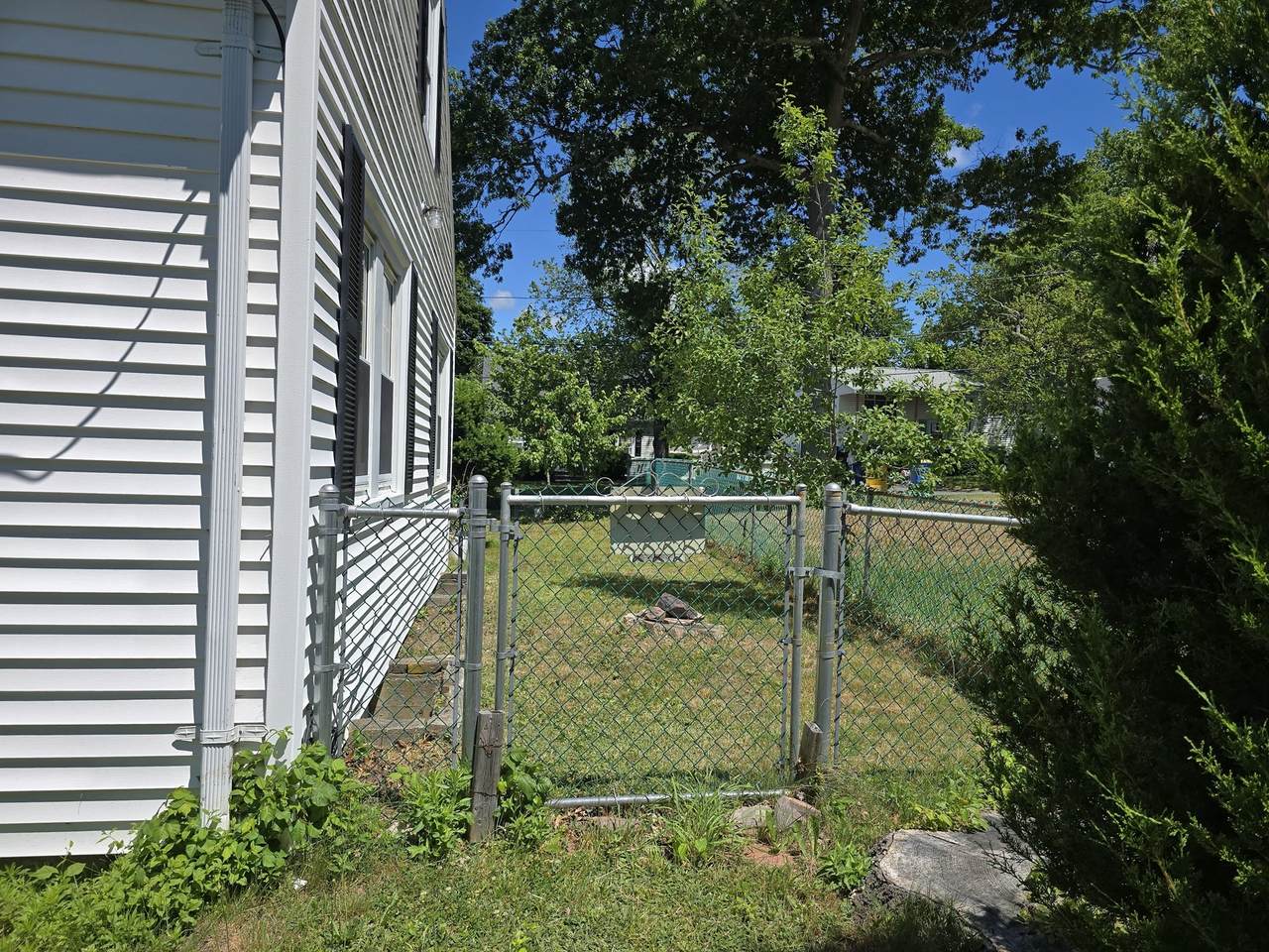 https://bt-photos.global.ssl.fastly.net/mlspin/1280_boomver_2_73542875_2.jpg