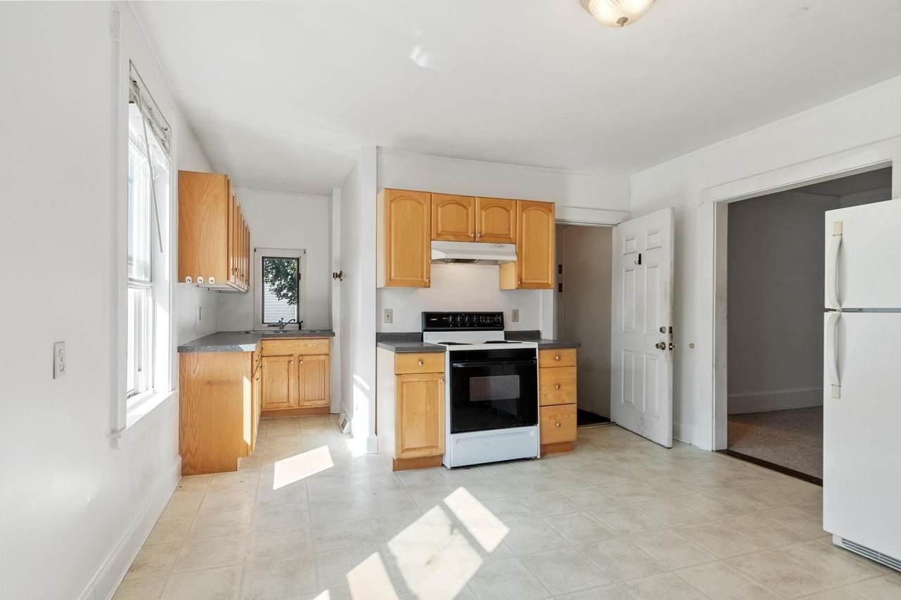 372 Cabot St - Photo 1