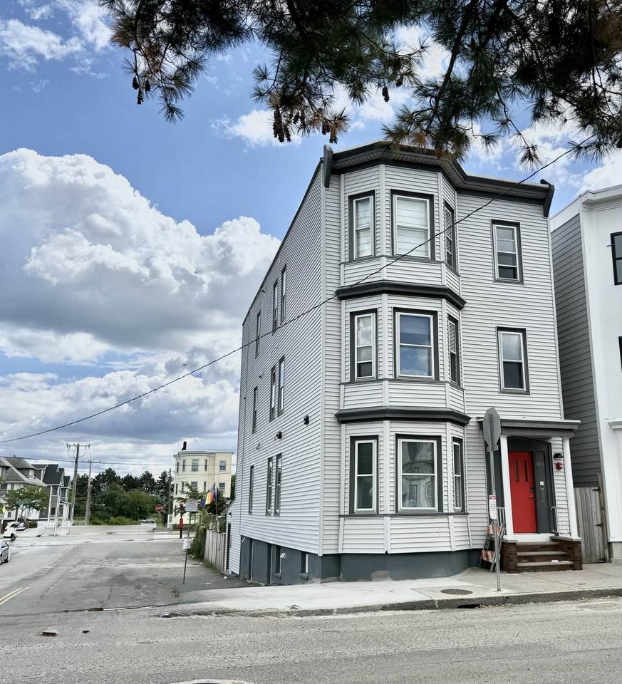 863 Saratoga St. - Photo 1
