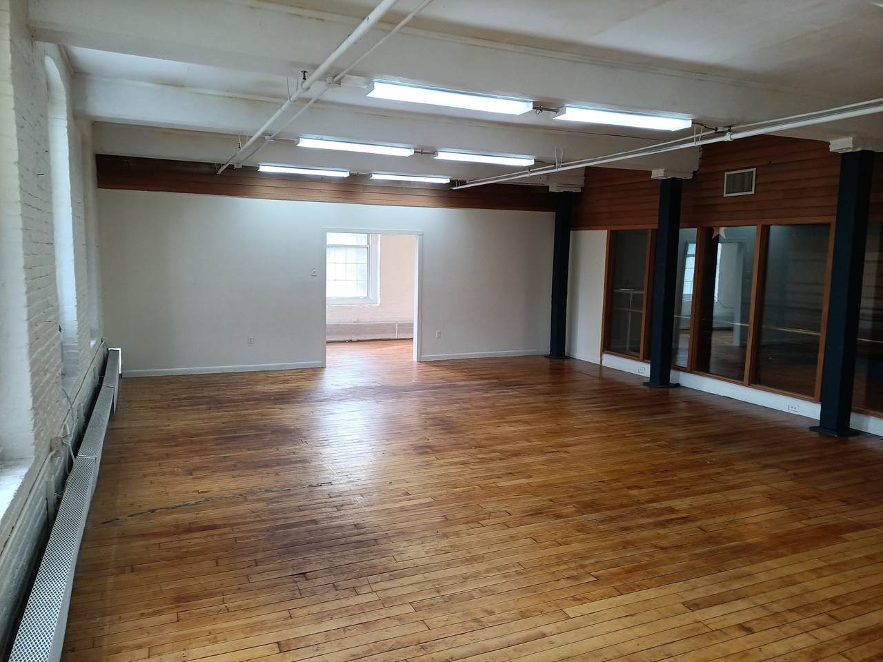 https://bt-photos.global.ssl.fastly.net/mlspin/1280_boomver_2_73567651_2.jpg