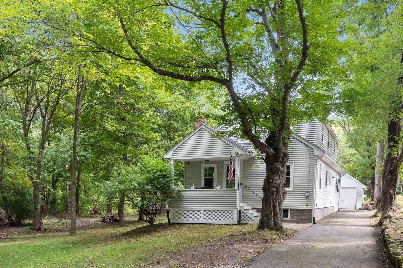 39 Montrose Ave - Photo 1