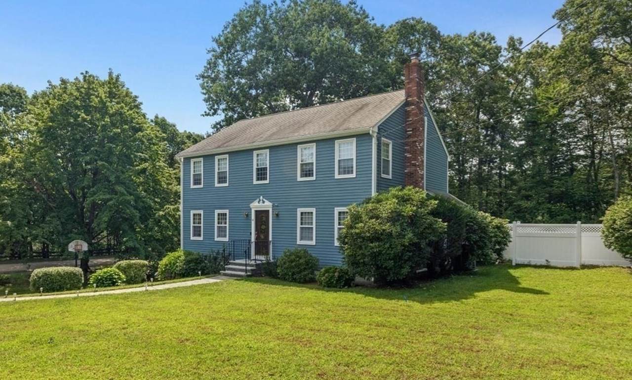 4 Blueberry Lane - Photo 1