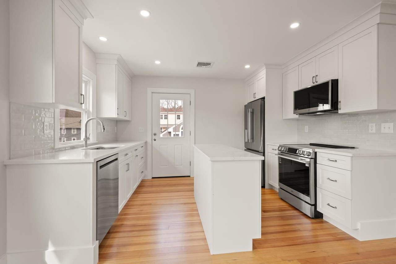 156 Waverley Street - Photo 1