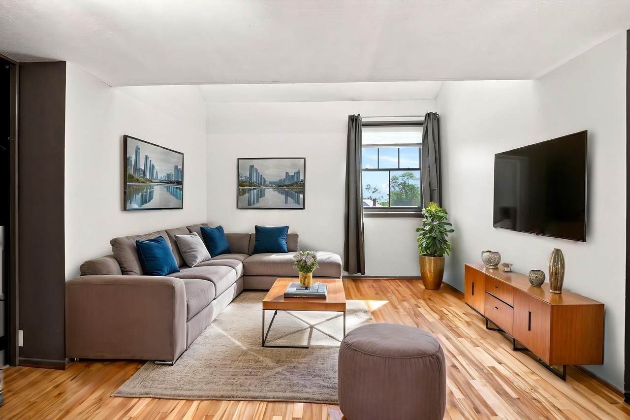 51 Pettee St - Photo 1