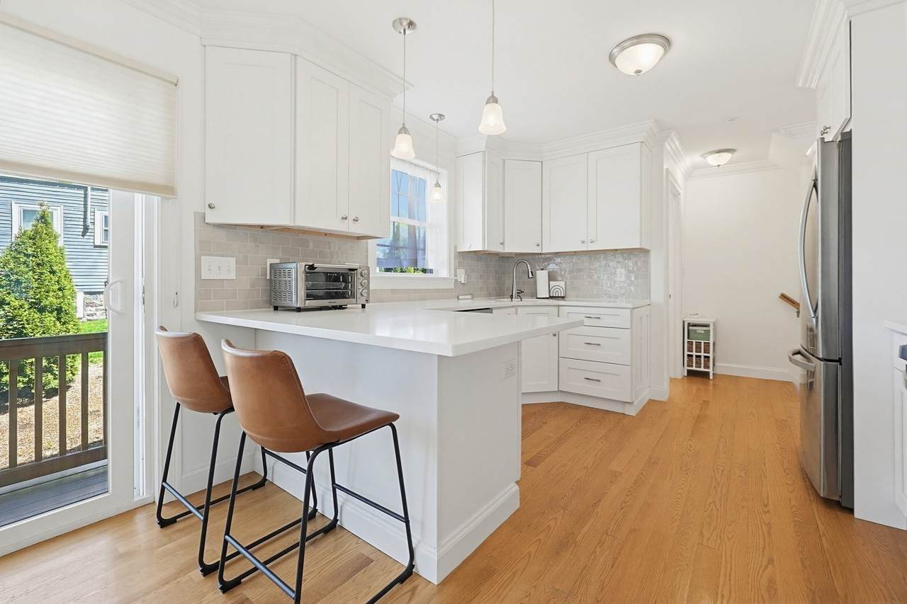 260 West St - Photo 1