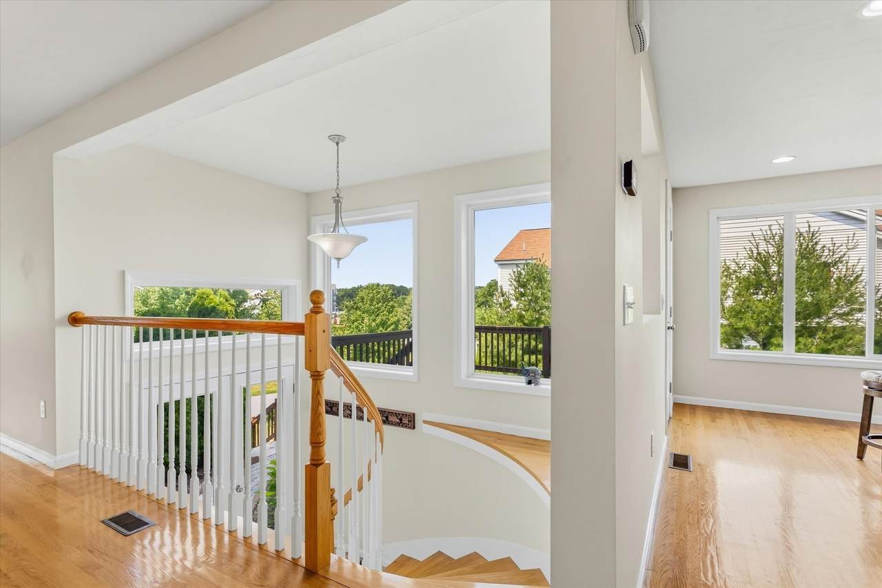 354 America Blvd - Photo 1