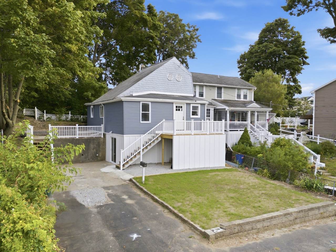139 Spring St - Photo 1