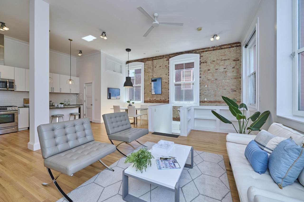 35 Saratoga - Photo 1
