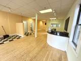916 Dorchester Ave - Photo 2